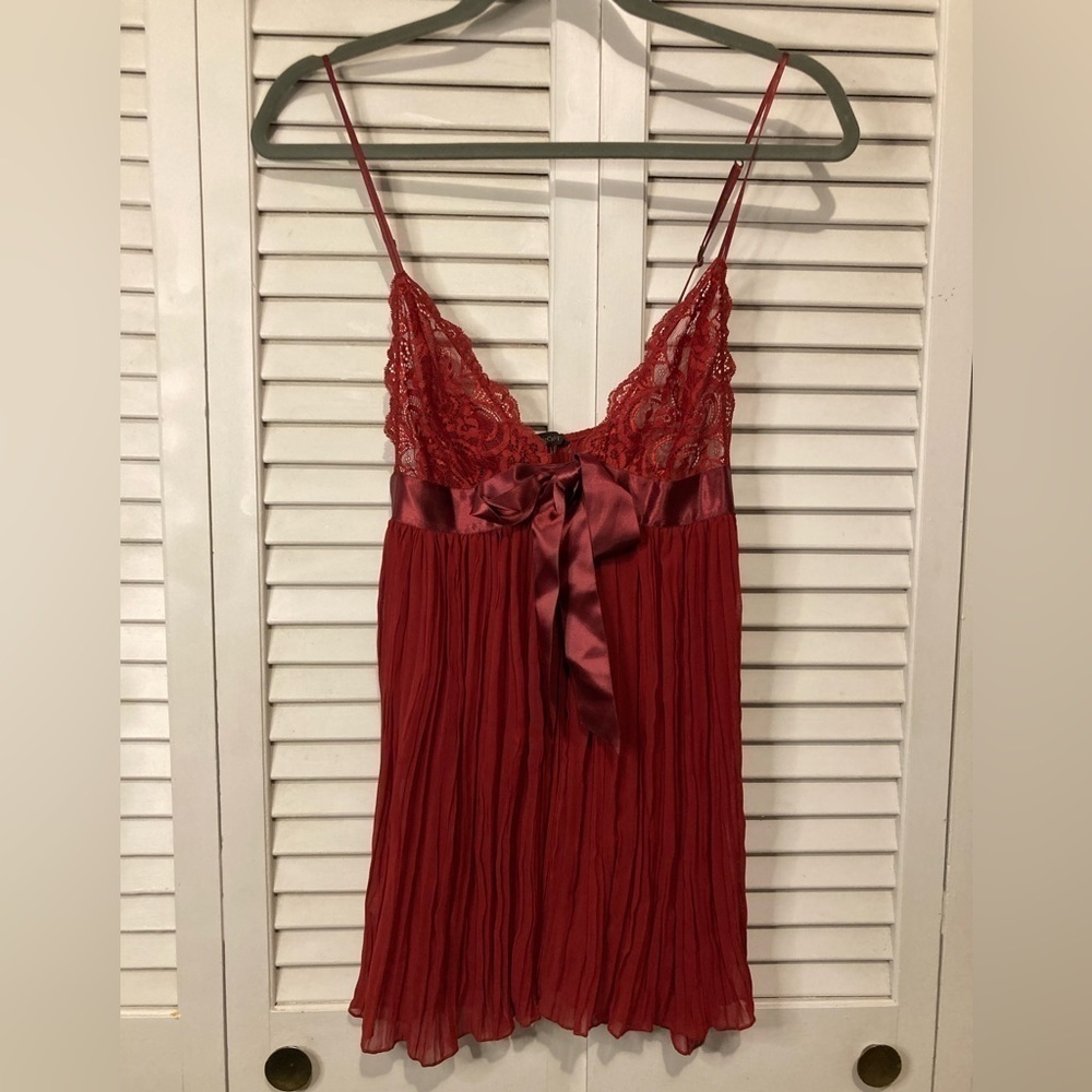 Victoria’s Secret Red Lace Pleated Bow Babydoll Flyaway Chemise Size Small